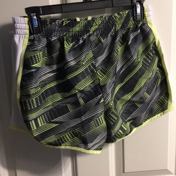 Size Small Green and Black Danskin Athletic Shorts - Picture 2 of 4